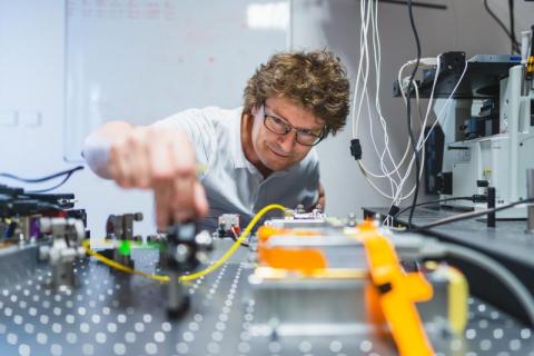 Otevřená věda a automatizace: Marek Cebecauer mění přístup ke správě výzkumných dat (universitas.cz)